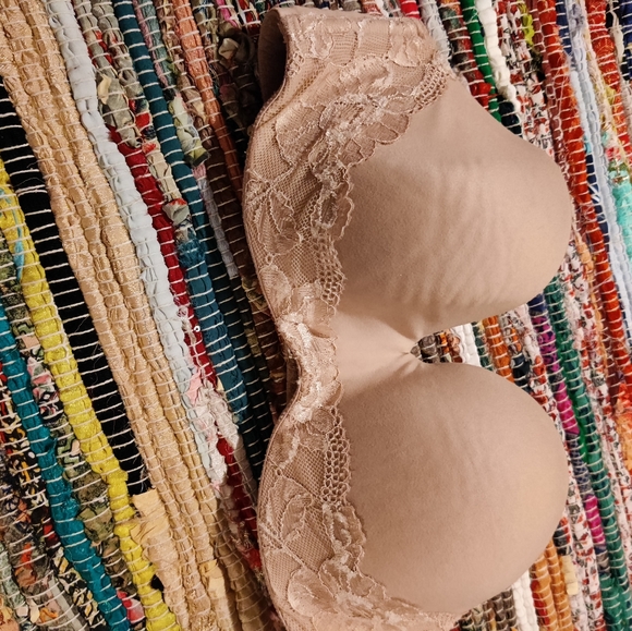 3 Victoria secret bras - Picture 3 of 4